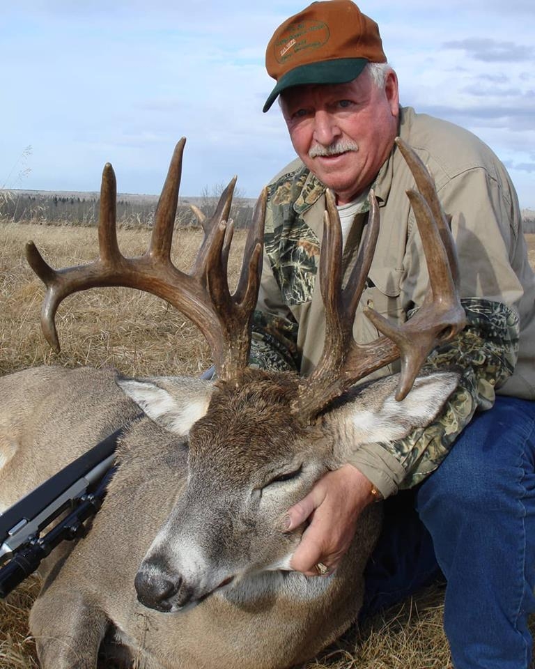 Trophy Whitetail Deer Hunts in Alberta  Canada Whitetail & Mule Deer Combo  Hunts