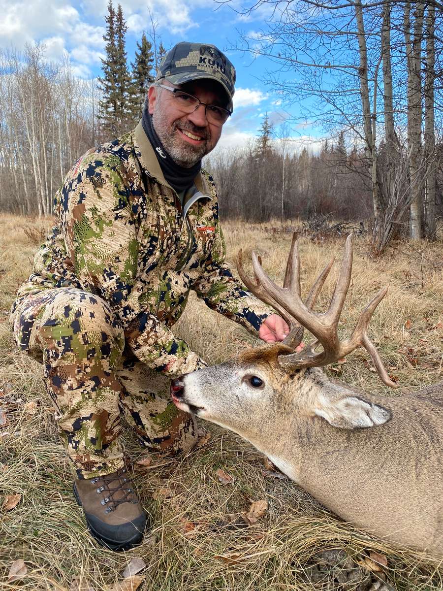 Trophy Whitetail Deer Hunts in Alberta  Canada Whitetail & Mule Deer Combo  Hunts